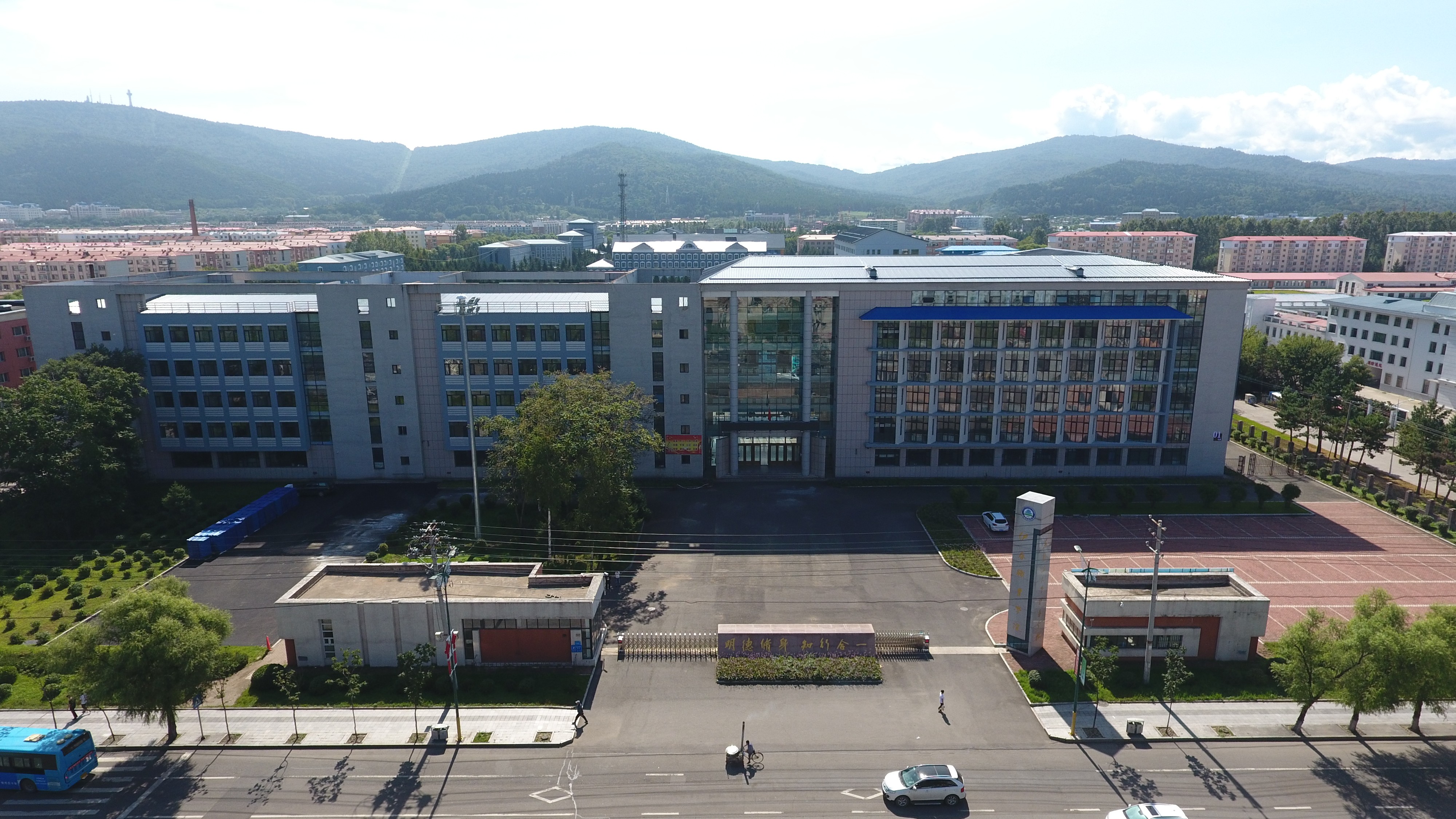 學(xué)校安裝空調(diào)節(jié)能控制器后有哪些變化？